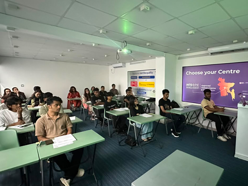 INTO International Foundation classroom orientation in progress